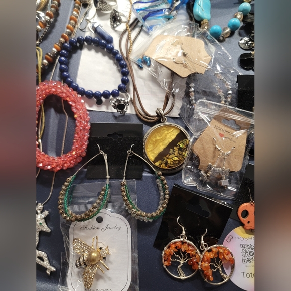 Not So Mystery Jewelry Envelope 1 piece of Jewelry pictured in ea envelope. - Picture 6 of 16